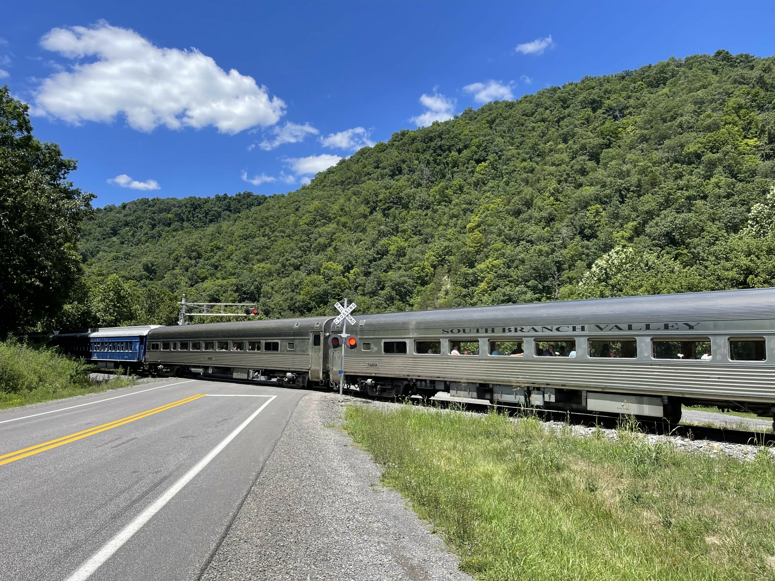 7600 and 7605 Dining Cars