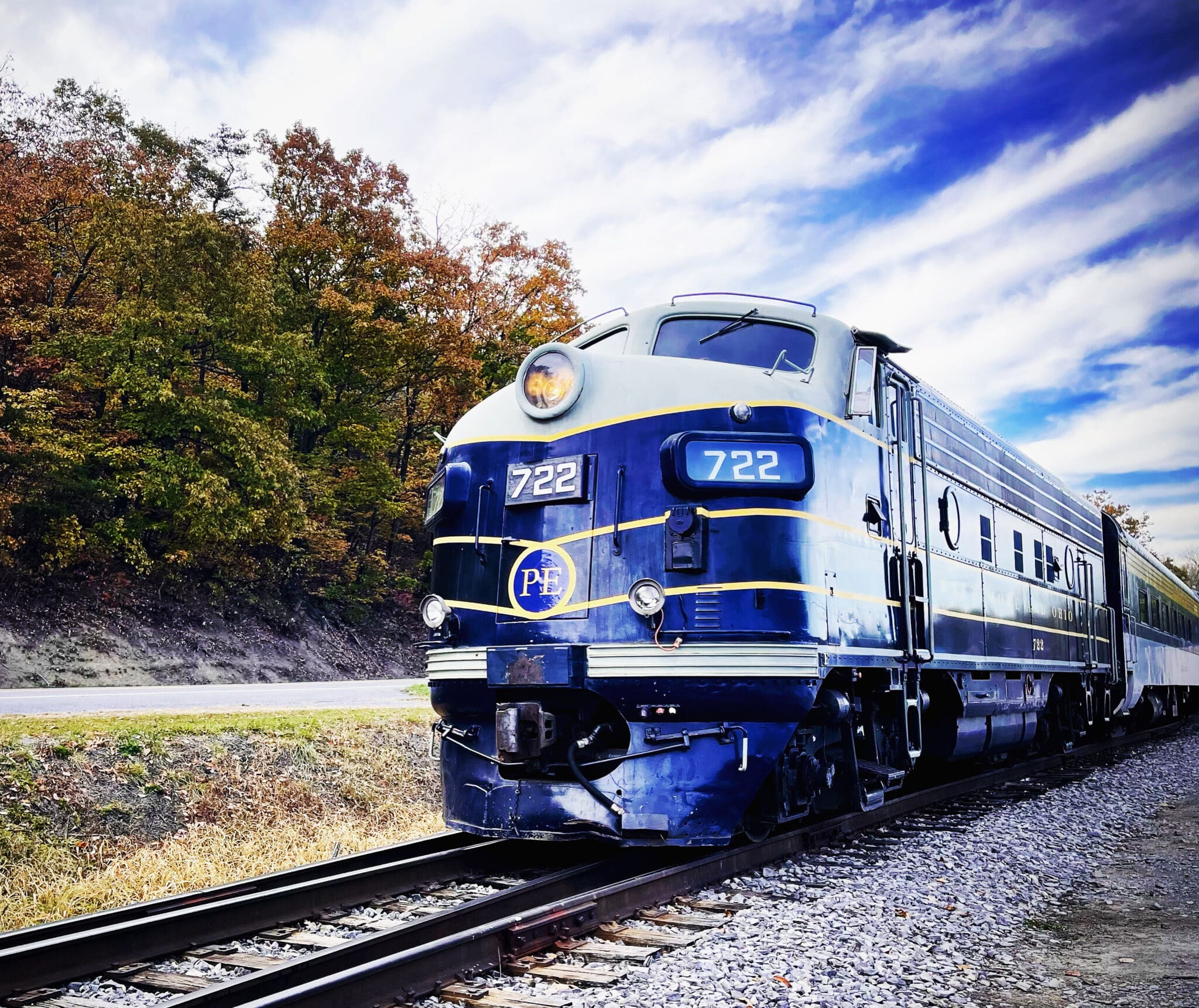 3740D1A5-7645-4407-8656-C18DCB5FE986-2048×1722 Baltimore & Ohio F7A Number 722 wating to leave the station