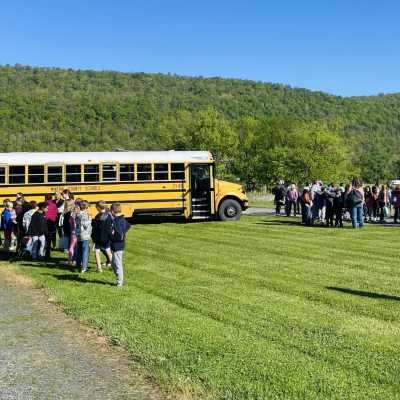 Educational group about to leave Potomac Eagle after riding the train