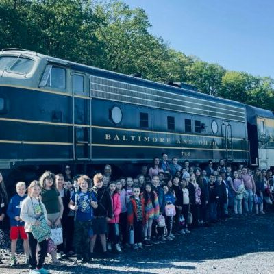 Class photo on the side of the Baltimore & Ohio F7A Number 722