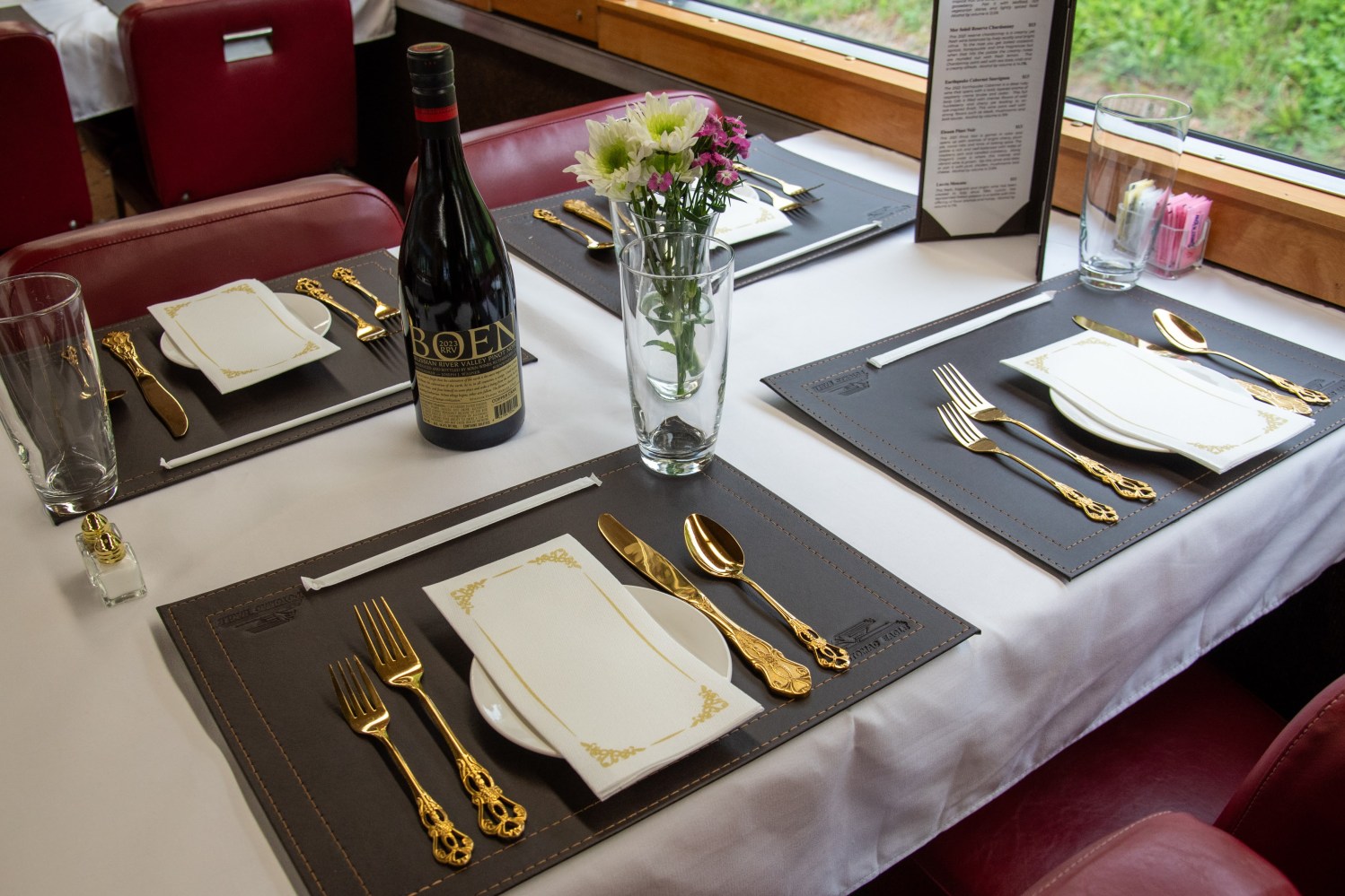 Superior dining train car